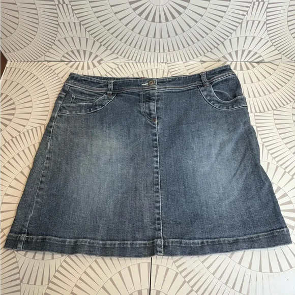 Boden Women’s Blue Denim Skirt with Red Stitching Pockets Zipper/Button Closure‎ - Picture 1 of 9